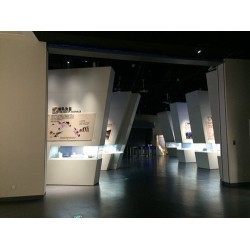 北京展覽館展柜——定做特質(zhì)異形展柜來文博創(chuàng)造