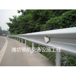 【包您滿意】濰坊護(hù)欄廠家@道路護(hù)欄廠家?濰坊道路隔離欄@濰坊橋梁護(hù)欄？濰坊波形護(hù)欄？歡迎您致電！